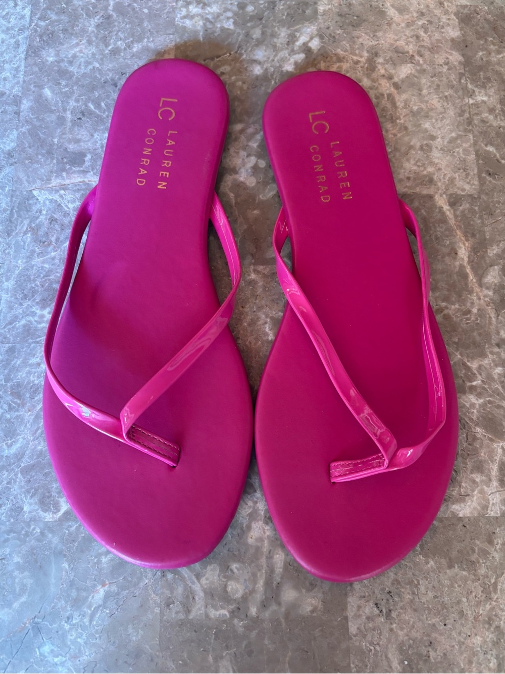 *New w/out tags* LC Lauren Conrad Bright Pink Glossy Strap Flip Flop Sandals
